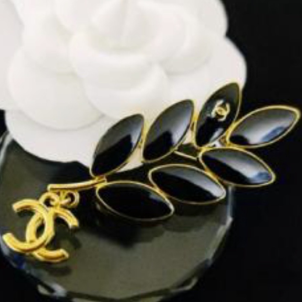 Beautiful Brooch 💎 - Picture 4 of 6
